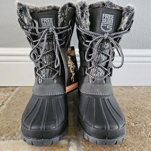 Insulated Waterproof Snowboots Womens Size 9 NWT